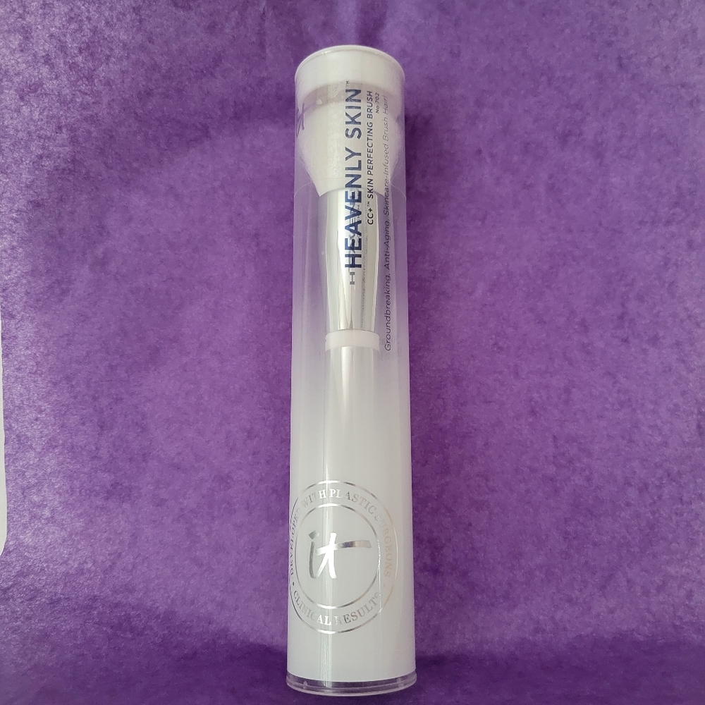 It Cosmetics CC+ Skin Perfecting Brush
